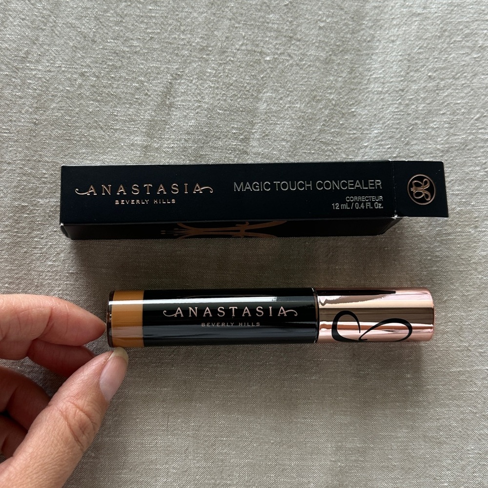 Anastasia Beverly Hills - Magic Touch Concealer